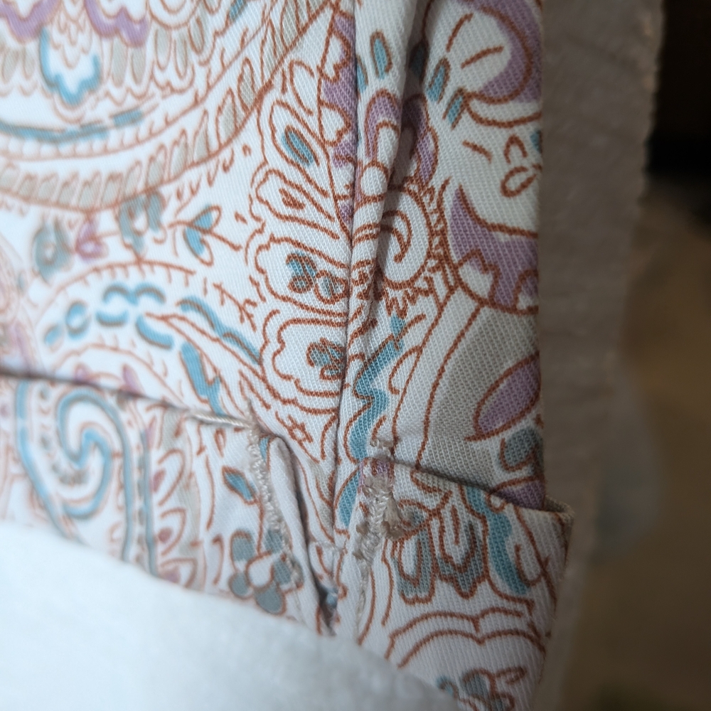 Bandolino Shorts Size 12 High Rise 98% Cotton Paisley Print Brown Pink Blue NWT - Picture 14 of 16